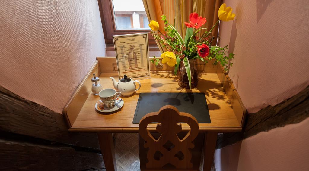Hôtel le Saint Nicolas Riquewihr Esterno foto